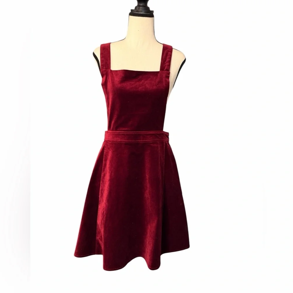 Modcloth ModCloth Cupcake Consultant Velvet Red - Picture 2 of 10
